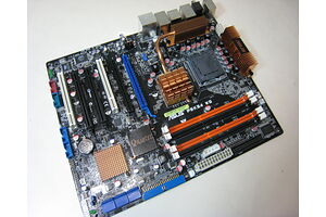 Asus P5K64 WS