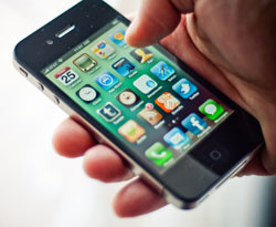 Apple settles iPhone 4 'Antennagate' for $15