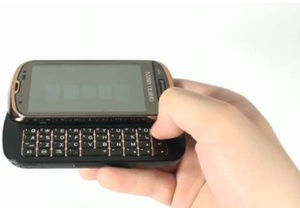 Videolla: Giorgio Armanin ja Samsungin uusi �lypuhelin esittelyss�