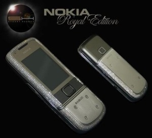 Tuunattu Nokia 8800 Arte: Platinakuoret ja 1160 timanttia