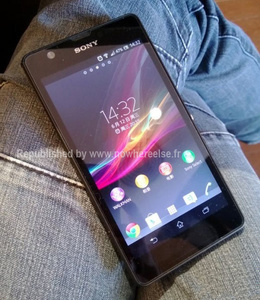Sony Xperia Z Ultra esintyy ensimm�ist� kertaa n�ytt� p��ll�